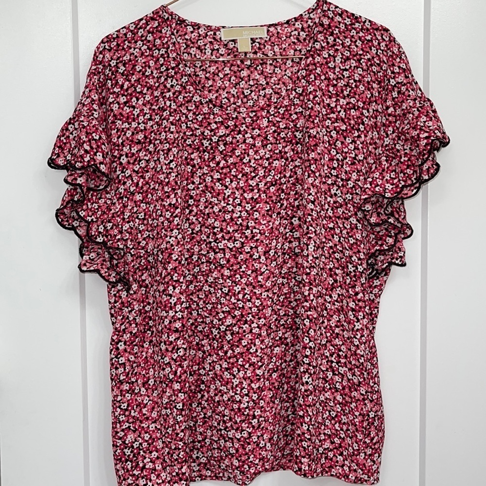 MICHAEL KORS women’s FLORAL read, white, and black blouse. Size large.
